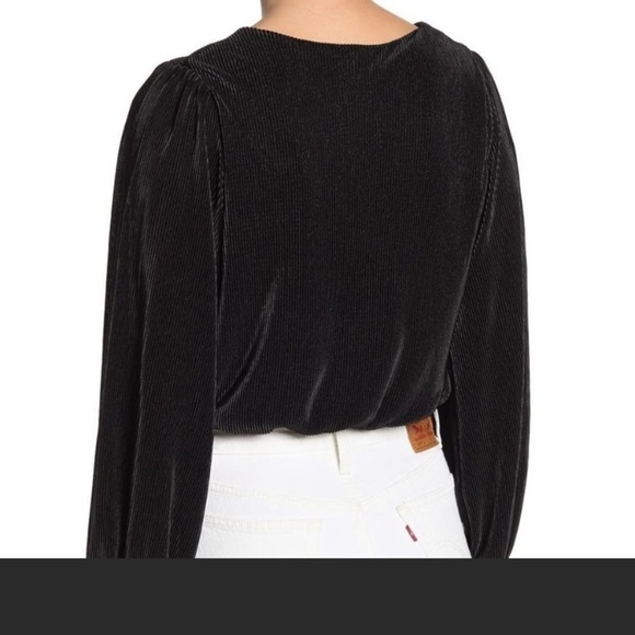 NWT ASTR the Label - Long Sleeve Surplice Wrap Top - Picture 3 of 4